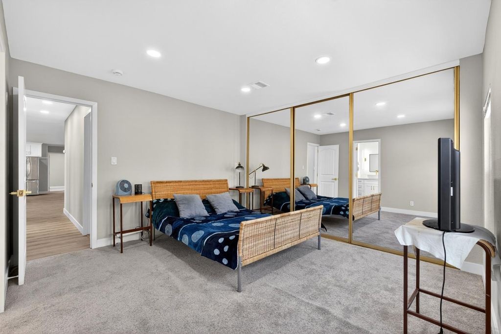 Image 21 of property listing at 105 W Herndon Ave Spc 64, Pinedale, CA 93650