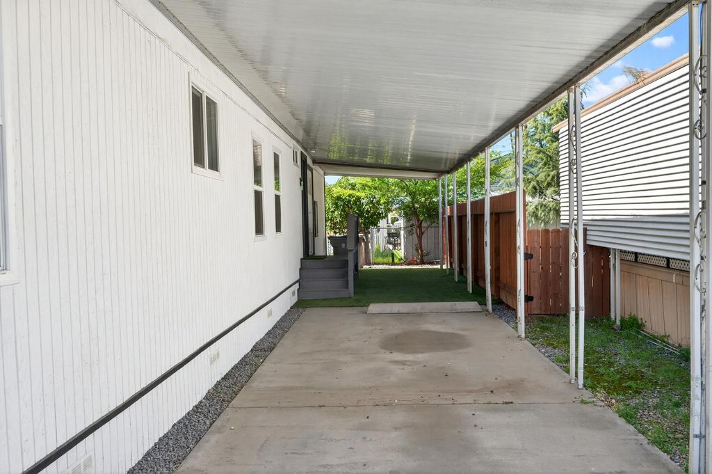 Image 26 of property listing at 105 W Herndon Ave Spc 64, Pinedale, CA 93650