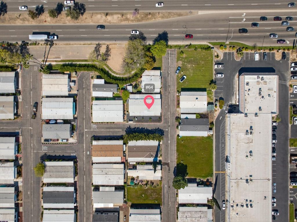 Image 28 of property listing at 105 W Herndon Ave Spc 64, Pinedale, CA 93650