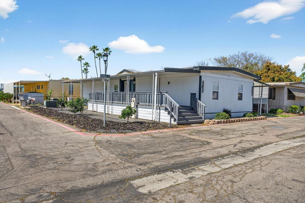 Image 35 of property listing at 105 W Herndon Ave Spc 64, Pinedale, CA 93650