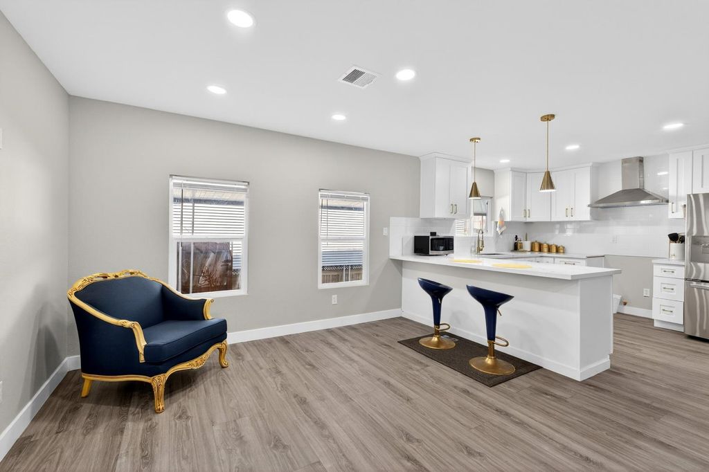 Image 7 of property listing at 105 W Herndon Ave Spc 64, Pinedale, CA 93650