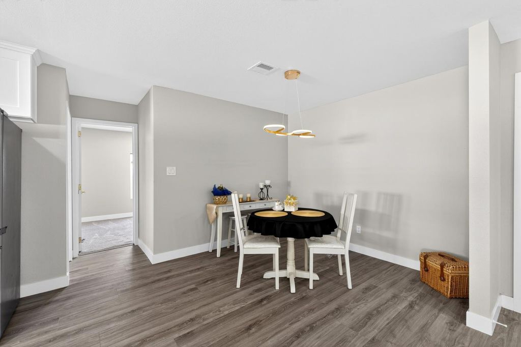 Image 9 of property listing at 105 W Herndon Ave Spc 64, Pinedale, CA 93650