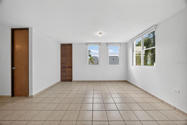 F-15 LAS PALMAS DE CERRO GORDO, Vega Alta, PR 00692