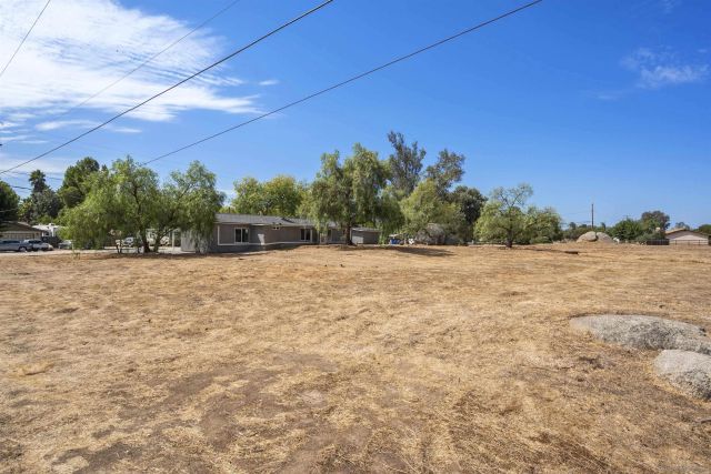 2235 Toub St, Ramona, CA 92065