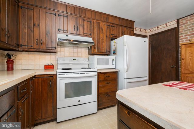 723 PENN AVE, Lititz, PA 17543