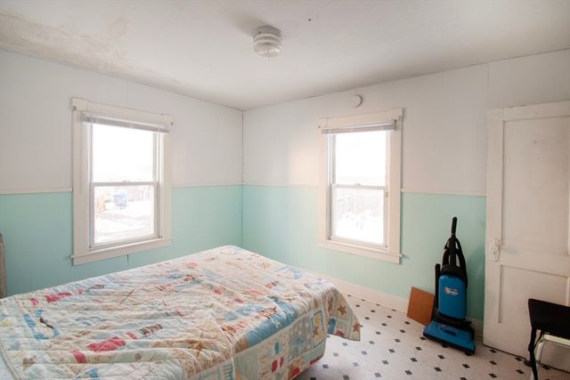 39-41 Malden St, Springfield, MA 01108