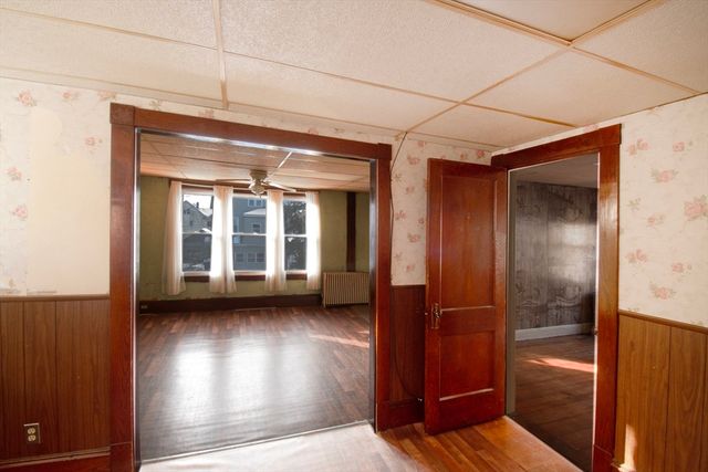 39-41 Malden St, Springfield, MA 01108