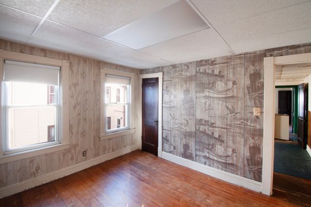 39-41 Malden St, Springfield, MA 01108