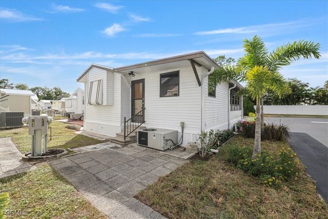 211 Sojourn DR, North Fort Myers, FL 33903