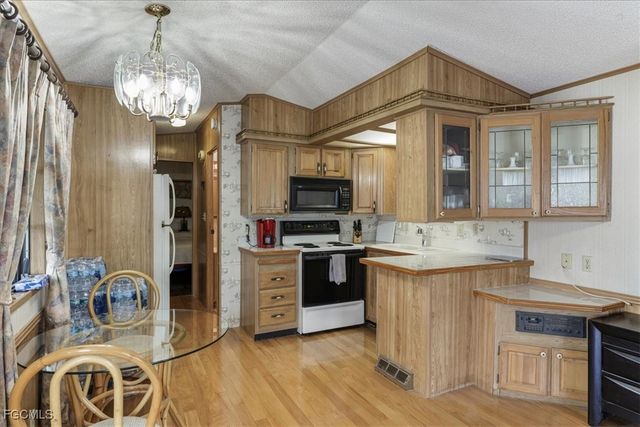 211 Sojourn DR, North Fort Myers, FL 33903