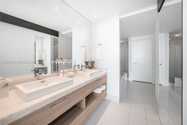 1300 S Miami Ave UPH4, Miami, FL 33130