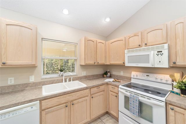 17180 SE 93RD YONDEL CIRCLE, The Villages, FL 32162