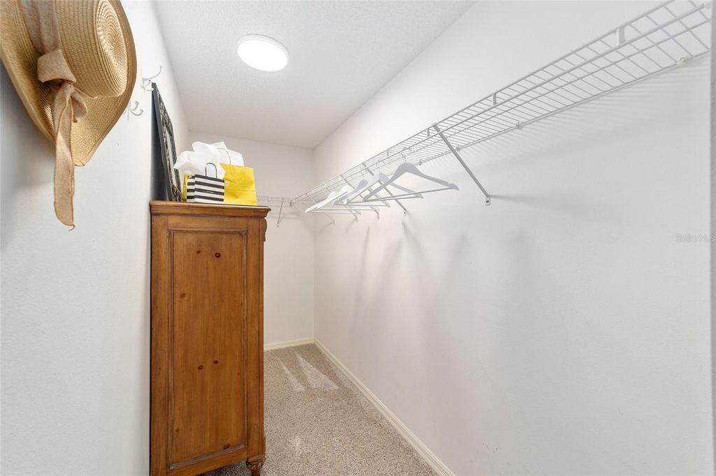 Image 31 of property listing at 17180 SE 93RD YONDEL CIRCLE, The Villages, FL 32162