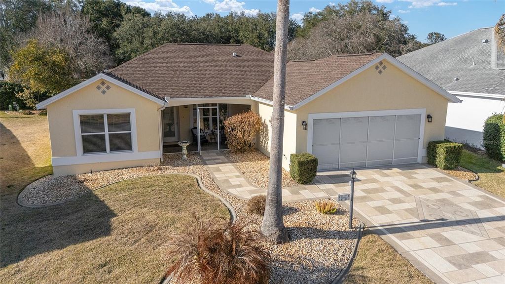 Image 54 of property listing at 17180 SE 93RD YONDEL CIRCLE, The Villages, FL 32162