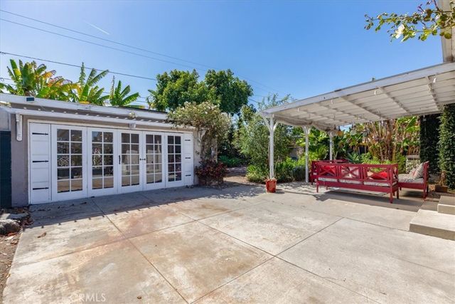 2831 Stanbridge Ave, Long Beach, CA 90815