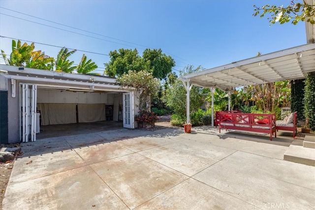 2831 Stanbridge Ave, Long Beach, CA 90815