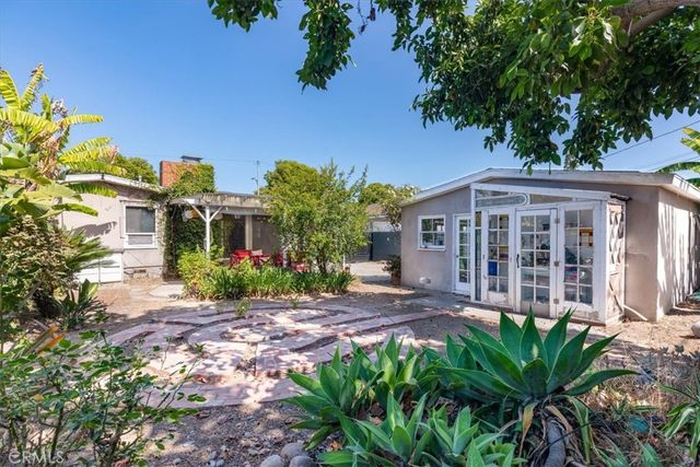 2831 Stanbridge Ave, Long Beach, CA 90815