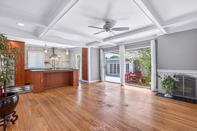 2831 Stanbridge Ave, Long Beach, CA 90815