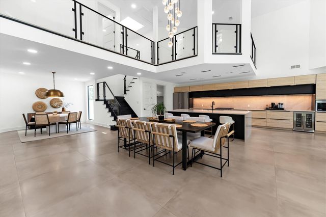 1 E Wedgewood Glen, The Woodlands, TX 77381