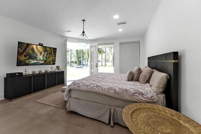 1 E Wedgewood Glen, The Woodlands, TX 77381