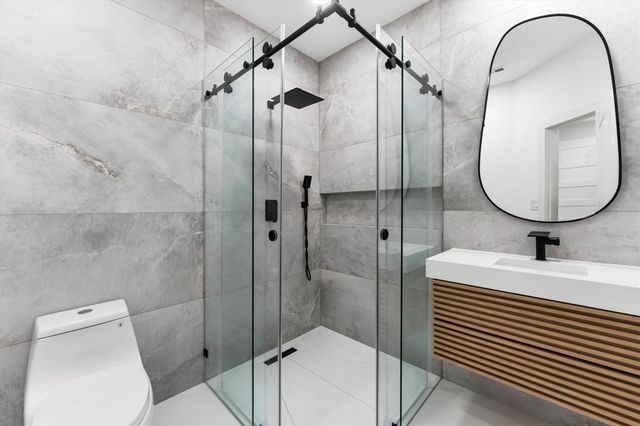 1 E Wedgewood Glen, The Woodlands, TX 77381