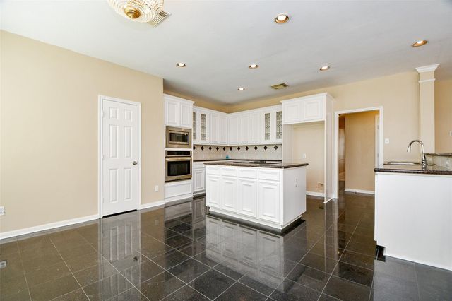 12307 S Shadow Cove Drive, Houston, TX 77082