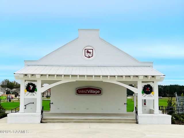 122 Oak Village Drive, Scott, LA 70583