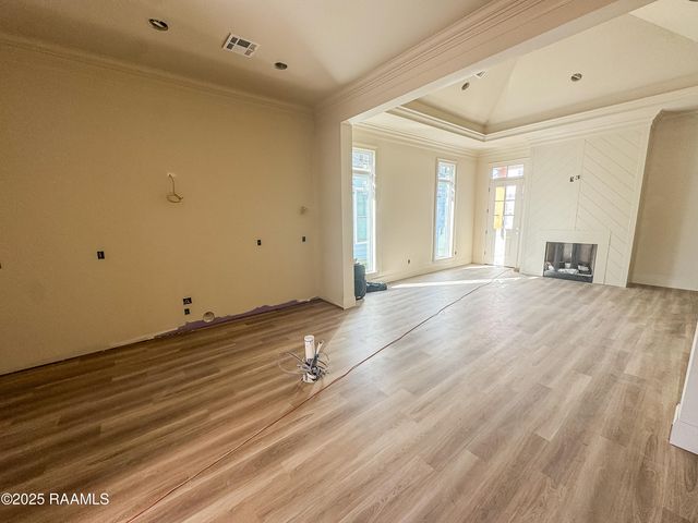 122 Oak Village Drive, Scott, LA 70583