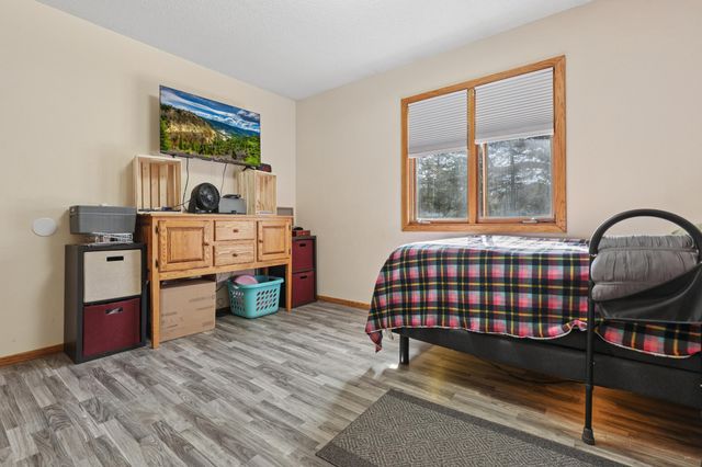 908 Pleasantview Drive SE, Willmar, MN 56201