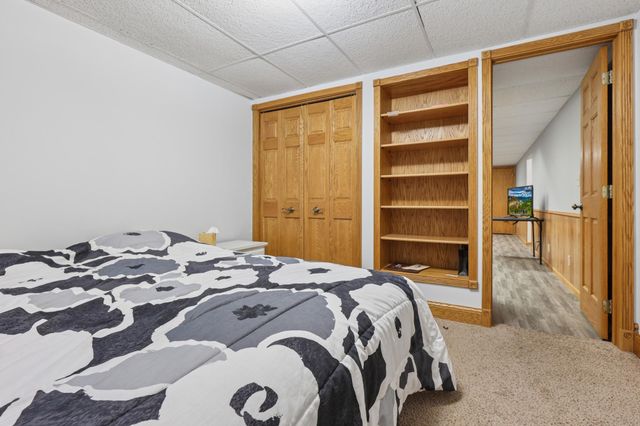 908 Pleasantview Drive SE, Willmar, MN 56201