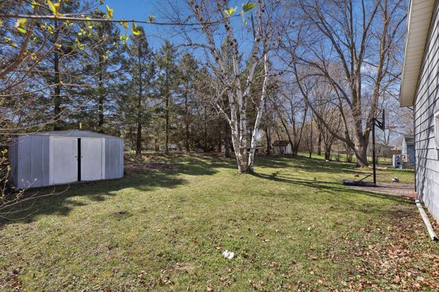 908 Pleasantview Drive SE, Willmar, MN 56201
