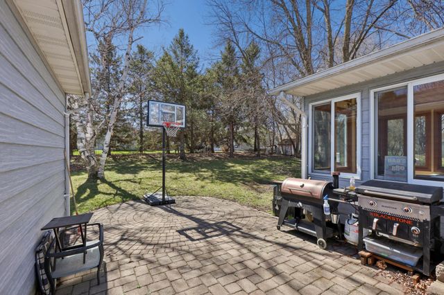 908 Pleasantview Drive SE, Willmar, MN 56201
