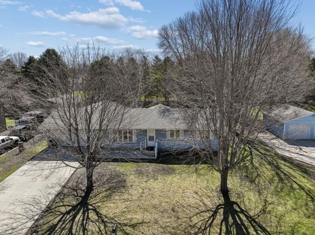 908 Pleasantview Drive SE, Willmar, MN 56201