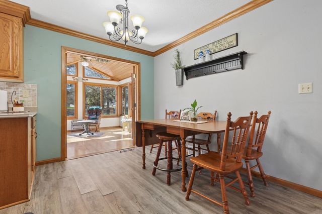 908 Pleasantview Drive SE, Willmar, MN 56201