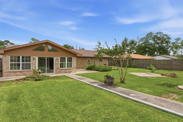 2328 Acadienne Street, Sulphur, LA 70663