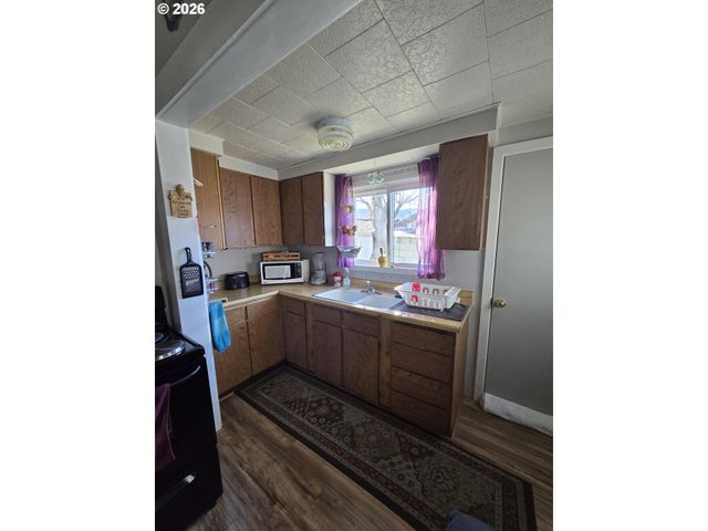 -1 ADAMS Ave, La Grande, OR 97850
