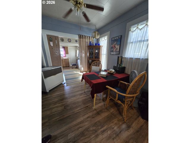 -1 ADAMS Ave, La Grande, OR 97850