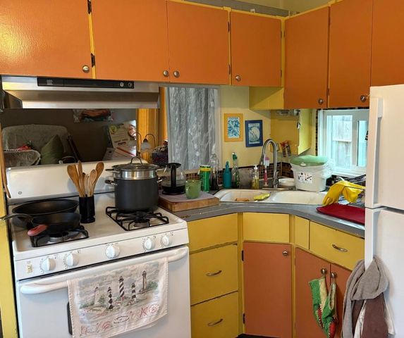 141 Barranca Lane, Moss Beach, CA 94038