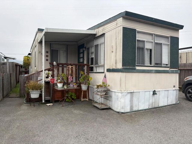 141 Barranca Lane, Moss Beach, CA 94038