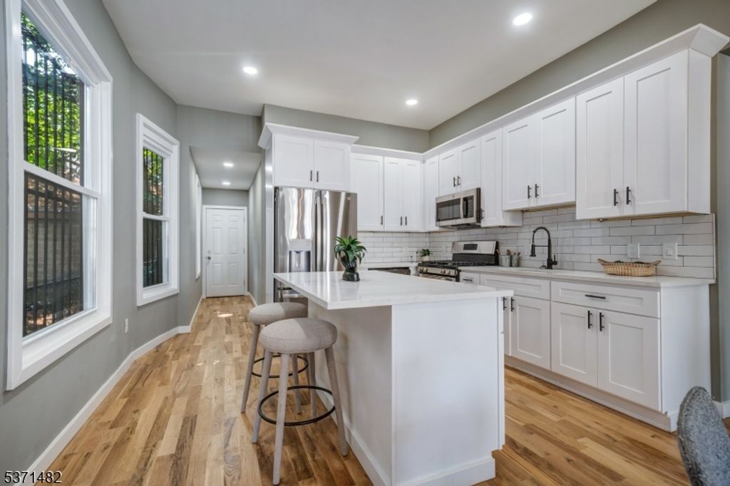 235 S 7th, Newark City, NJ 07103 — photo 2