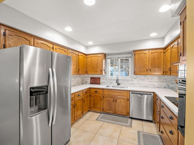 6760 N Price Avenue, Fresno, CA 93710