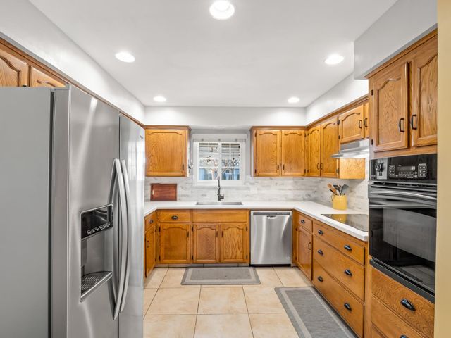 6760 N Price Avenue, Fresno, CA 93710