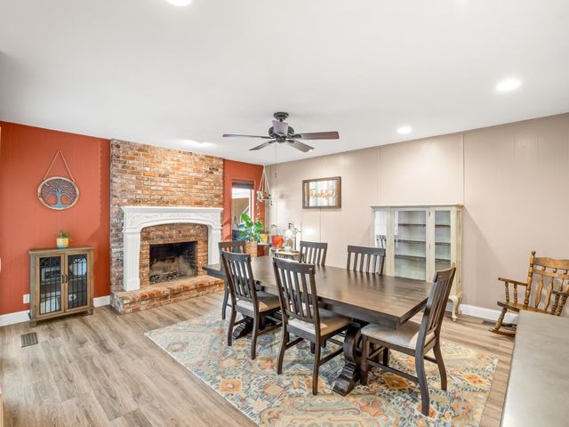 6760 N Price Avenue, Fresno, CA 93710