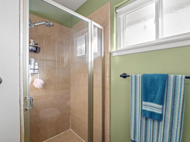 6760 N Price Avenue, Fresno, CA 93710