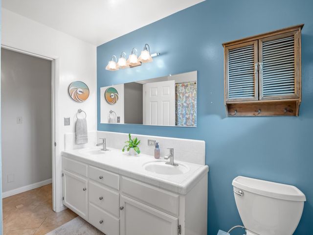 6760 N Price Avenue, Fresno, CA 93710