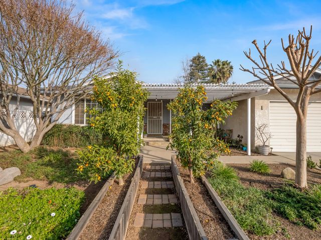 6760 N Price Avenue, Fresno, CA 93710