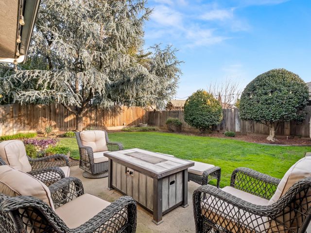 6760 N Price Avenue, Fresno, CA 93710