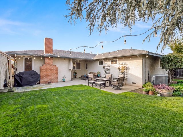 6760 N Price Avenue, Fresno, CA 93710