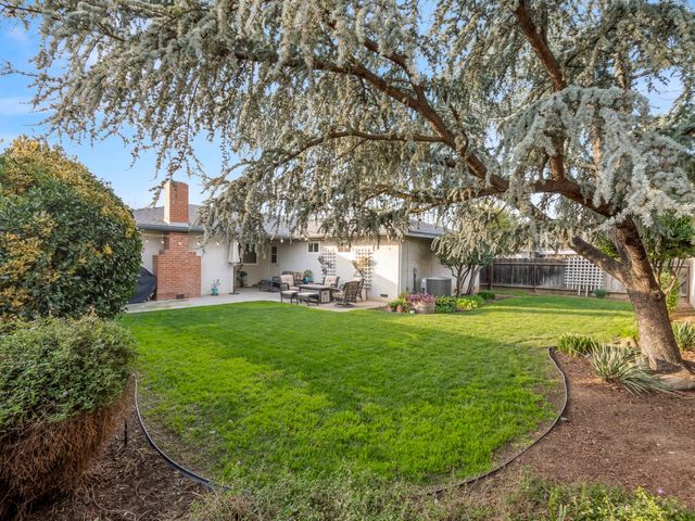 6760 N Price Avenue, Fresno, CA 93710