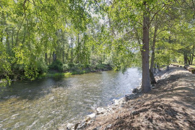8110 New Hope Road, Grants Pass, OR 97527